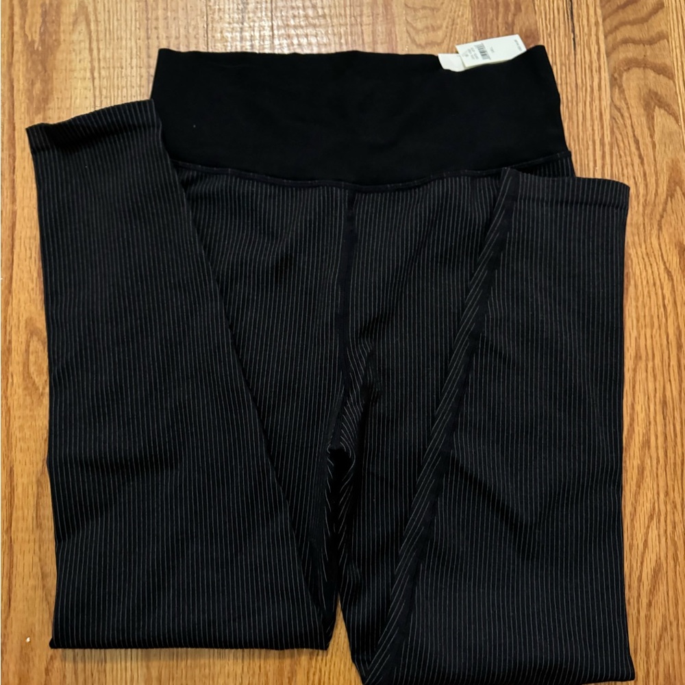 Aerie black pinstripe seamless legging size L NWT